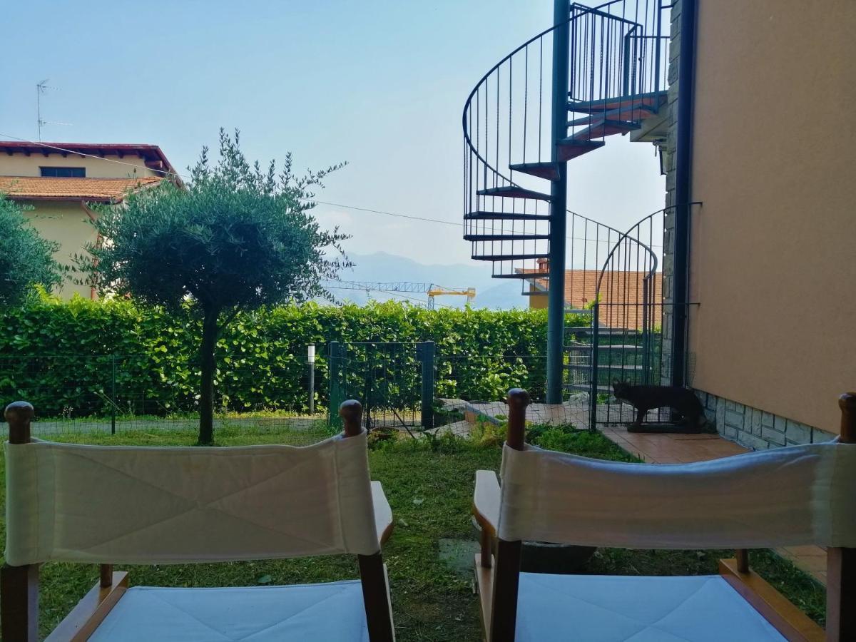 Iseolakerental - Appartamento Chiara Riva di Solto Extérieur photo